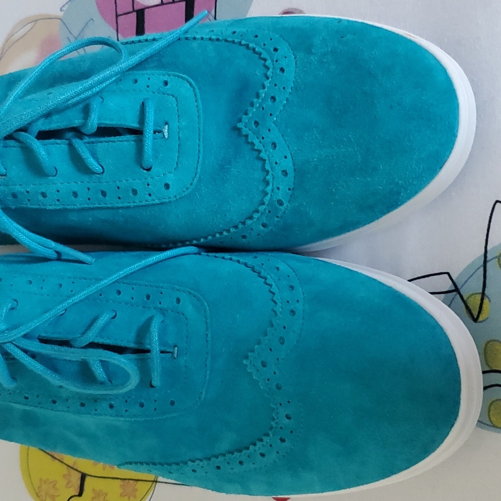 Women's Beautiful teal Cole Haan wing tip casual shoes